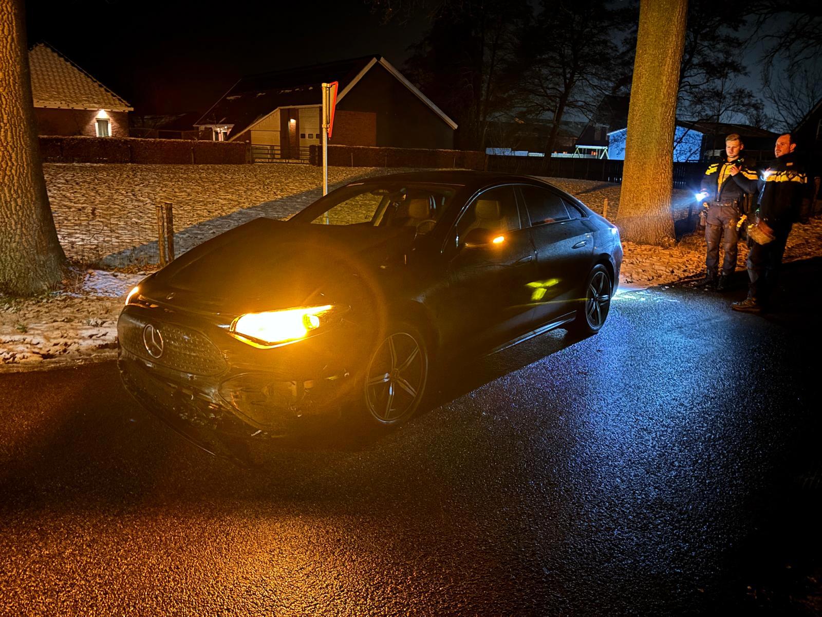 Auto’s zwaar beschadigd bij aanrijding in Leek