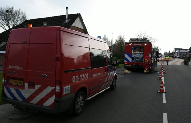 Brandweer blust keukenbrand in Doezum