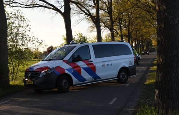 Fietser gewond bij aanrijding op Oudeweg in Nuis