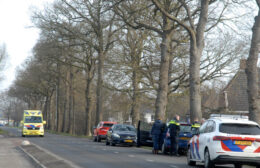 Auto beschadigd na botsing in Zevenhuizen
