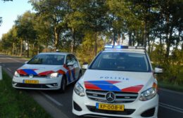 Politie onderzoekt brandstichting auto in Niekerk