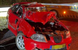 Auto meerdere keren over de kop op A7 bij Marum
