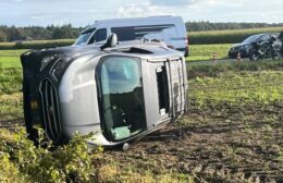 Twee auto’s botsen op kruising tussen Nieuw-Roden en Roderesch