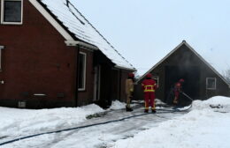 Voorbijganger blust brand in Boerakker
