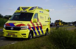 Motor en auto botsen in Haule Video