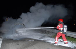 Auto gaat verloren bij brand op A7