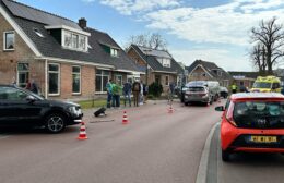 Auto’s botsen in centrum van Norg