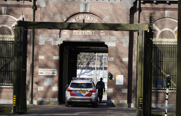 Brandweer gealarmeerd voor brand in P.I. Veenhuizen Video