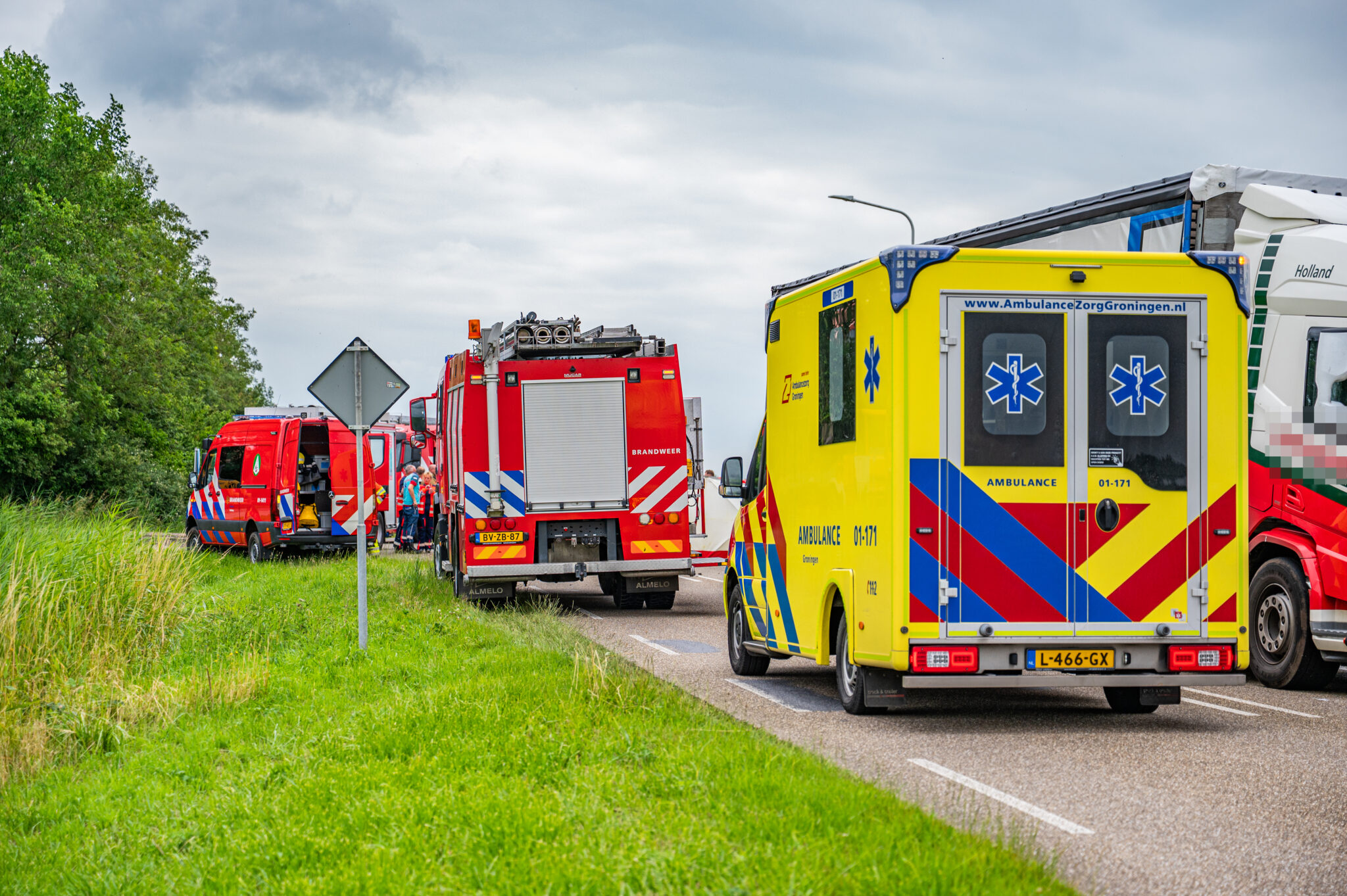Man (77) uit Buitenpost komt om bij verkeersongeval op Kwelderweg bij Munnekezijl