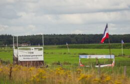 Spandoeken boerenprotest vernield langs snelweg