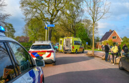 Zwaargewonde bij aanrijding tussen auto en oldtimer in Drachtstercompagnie Video