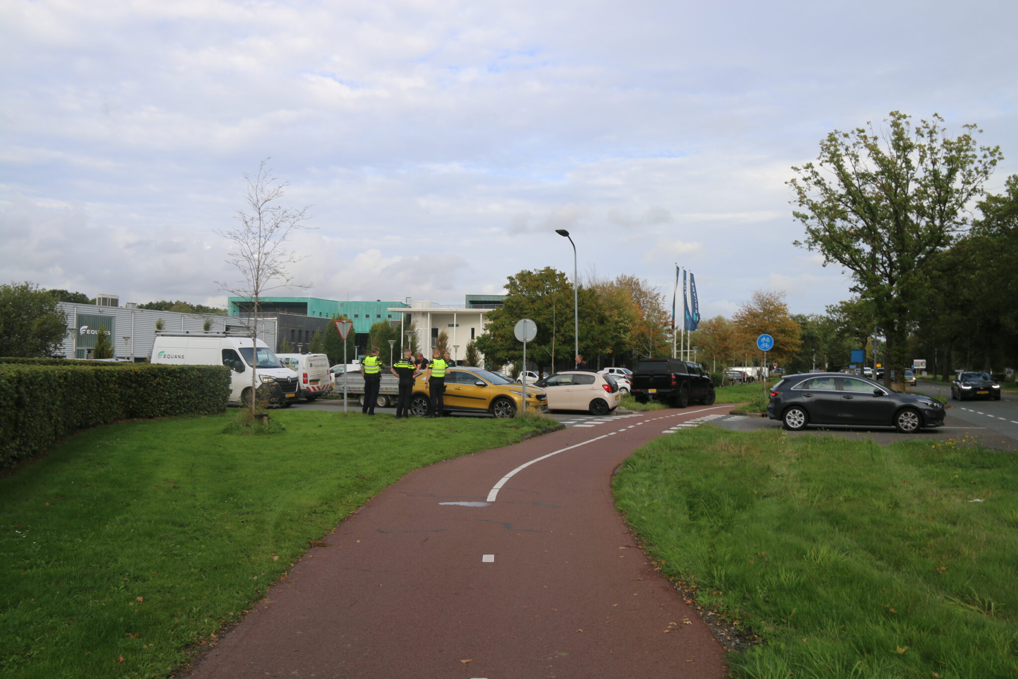 Scooter en auto botsen in Roden