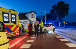 Scooter en auto botsen in Grijpskerk