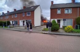 Schuurtje gaat verloren bij felle brand in Marum