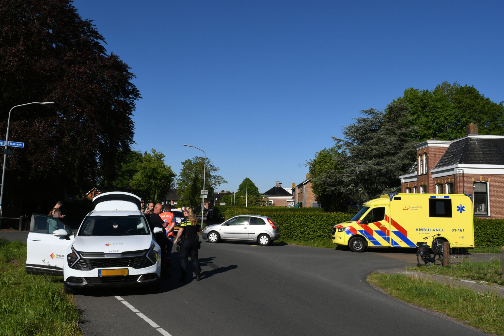 Twee auto’s botsen op kruising in Opende, geen gewonden