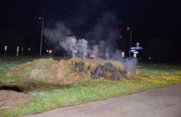 Brandweer blust voor 2e keer brand in bult gras