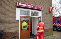 Brandweer bevrijdt personen uit lift in dorpshuis