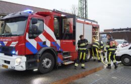 Auto beschadigd bij brand in Oosterwolde Video