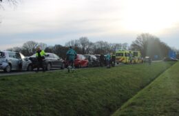 Auto’s botsen op N372 bij Peize