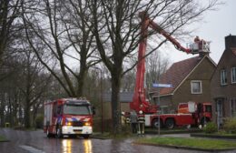 Brandweer Oosterwolde gealarmeerd voor schoorsteenbrand Video