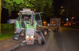 Tractor komt tot stilstand op Tolberterstraat door afgebroken voorwiel