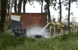 Middelbrand blijkt afvalverbranding bij boerderij Video