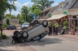 Automobilist over de kop in Norg Video