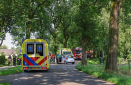 Auto’s botsen op Zevenhuisterweg Video