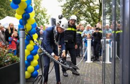 Opening politiebureau Leek druk bezocht