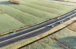 Extreme gladheid op N381 bij Donkerbroek Video