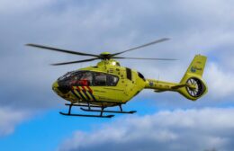 Traumahelikopter landt aan Zevenhuisterweg Video