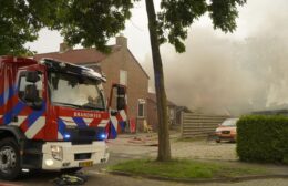 Schuren in brand in Oosterwolde Video