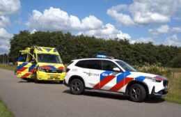 Fietser gewond bij aanrijding in Langelo Video