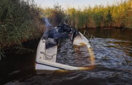Boot gaat verloren bij brand op Leekstermeer