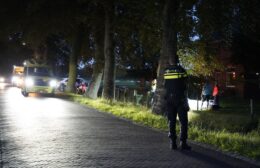 Brommerrijder zwaargewond na ongeval in Peize Video