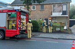 Roder brandweer oefent in leegstaande woning