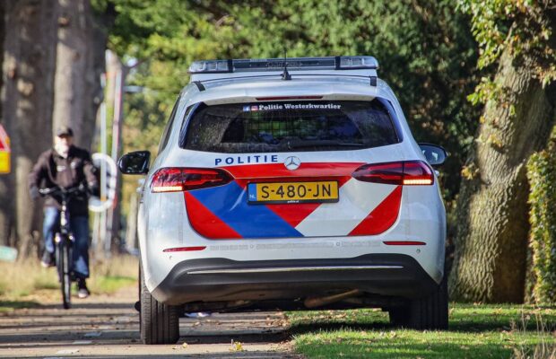 Auto’s botsen bij verkeerslichten op N372