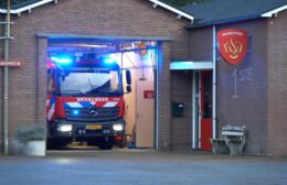 Auto in de sloot op Laan van Weldadigheid Video