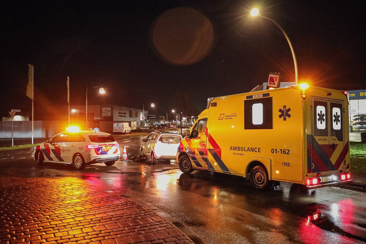 Fietser gewond bij aanrijding op kruising in Roden