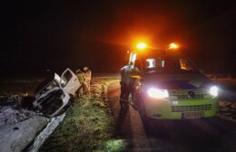 Auto in de sloot bij Roderwolde