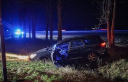 Auto in de sloot na politieachtervolging