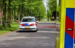 Fietser gewond bij aanrijding met werkbusje op Windsingel