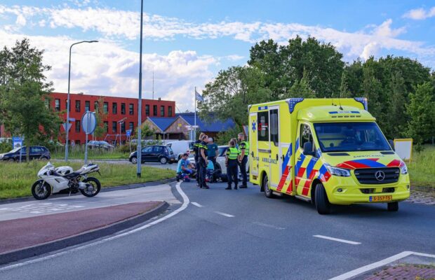 Motorrijder onderuit op Hoofdstraat in Midwolde