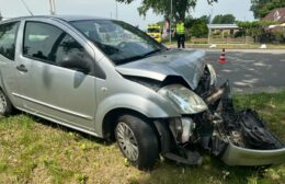 Drie auto’s botsen in Roden