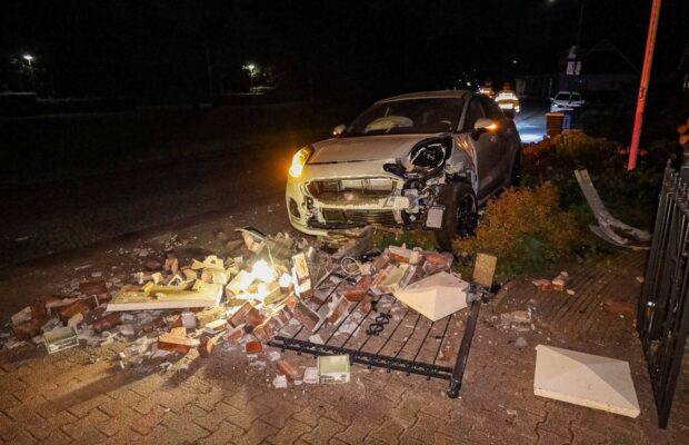 Automobilist uit koers op Smidshornerweg in Niekerk