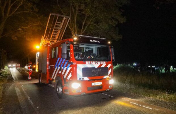 Brandweer blust klein buitenbrandje in Nuis