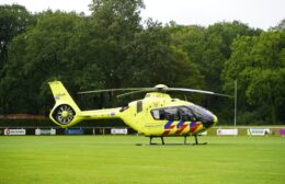 Lifeliner 4 ingezet voor medisch incident in Norg Video