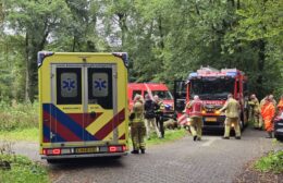 Vrouw valt tijdens uitlaten hond in water langs Mensingheweg