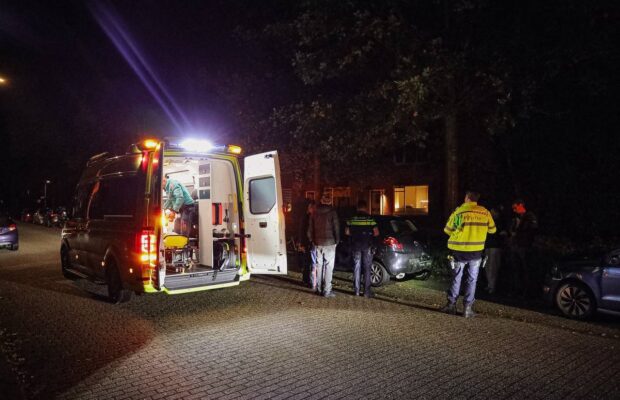 Twee voertuigen flink beschadigd bij botsing in Leek