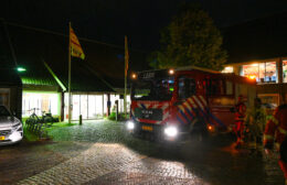 Waterlekkage in gemeentehuis Roden, brandweer voorkomt verdere schade